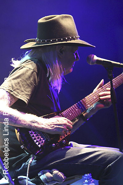 johnnywinter2010 042