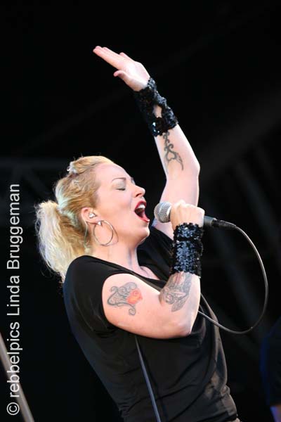 anneke van giersbergen (38)